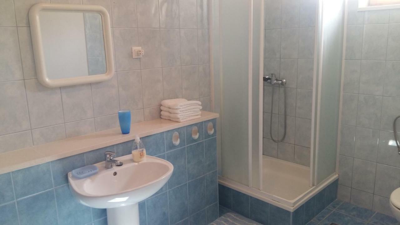 Apartment Viola Supetar Ngoại thất bức ảnh
