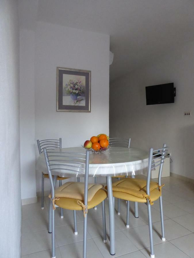 Apartment Viola Supetar Ngoại thất bức ảnh